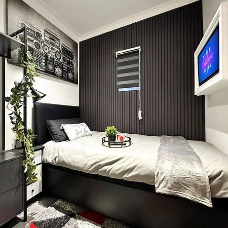 Boutique Backyard Bungalow - Brimsdown Enfield Eksteriør bilde