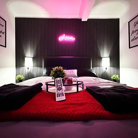 Boutique Backyard Bungalow - Brimsdown Enfield Eksteriør bilde