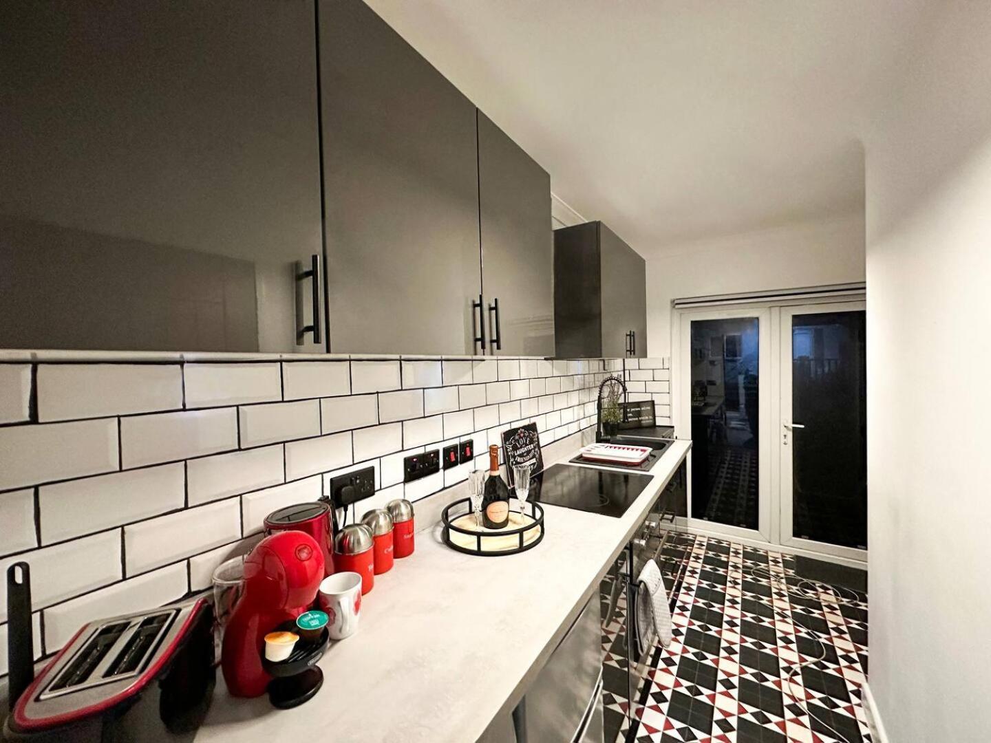Boutique Backyard Bungalow - Brimsdown Enfield Eksteriør bilde